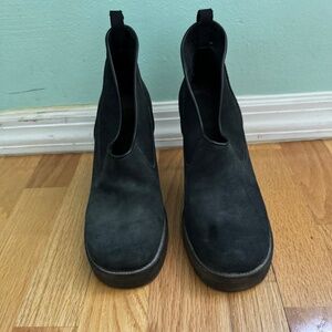 heeled boots